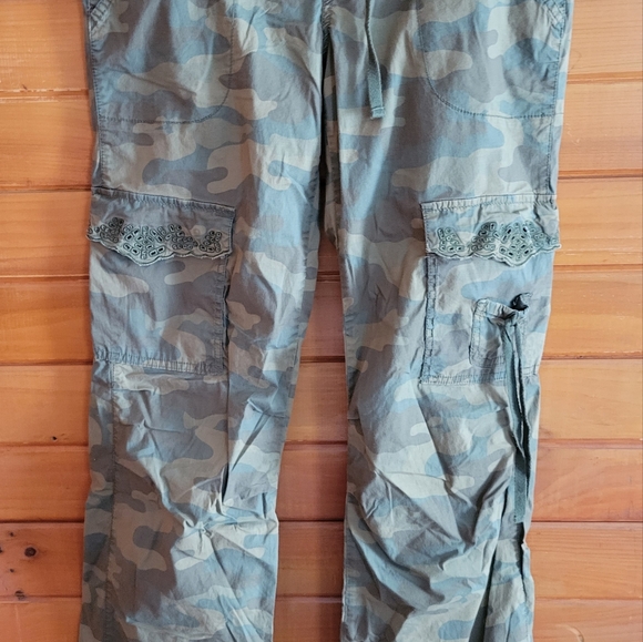 Pants - Picture 2 of 8